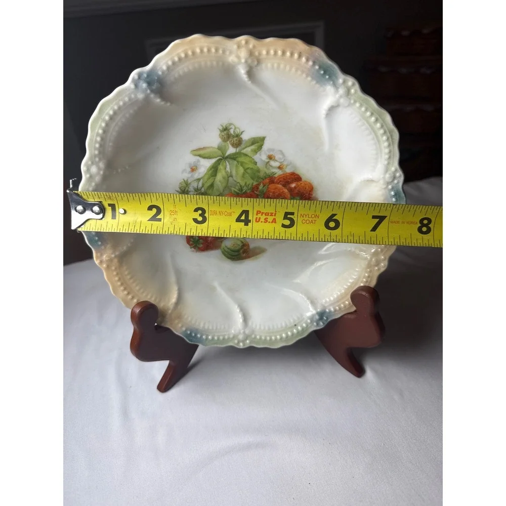 Antique Leuchtenburg Germany Strawberry Gooseberry Scalloped Porcelain Bowl 7.5
